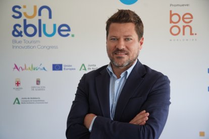 Tim Ott estudió Dirección y Gestión de Empresas Turísticas en la Universidad de Gales.