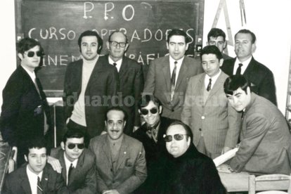 Curso de operadores del PPO. De negro, con gafas, el empresario Juan Asensio.