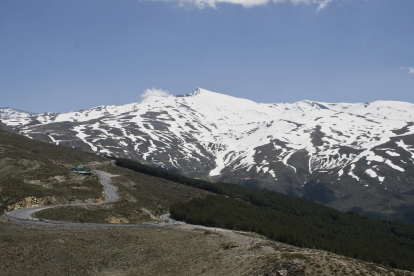 Panorámica del pico Veleta, de Sierra Nevada.