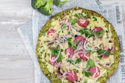 Imagen de una pizza de brócoli. DEPOSITPHOTOS