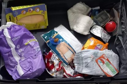 La maleta encontrada por la Policía Nacional durante el registro en el apartamento de Sven.