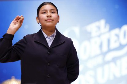 Imagen de la niña que cantó mal el Gordo de la Lotería-El huffpost