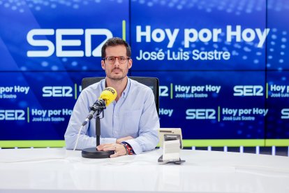 Foto de archivo de José Luis Sastre a la cabeza del Hoy por Hoy.