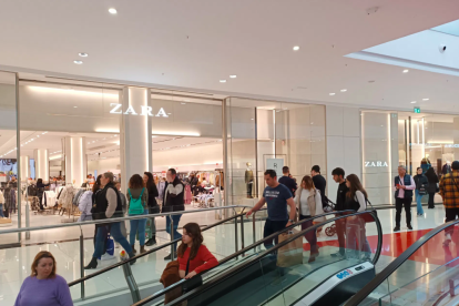 El Centro Comercial Torrecárdenas en las rebajas de enero 2024.