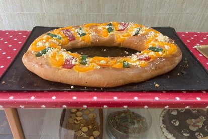 Roscón de Reyes XL sin relleno de la pastelería La Gracia de Dios.