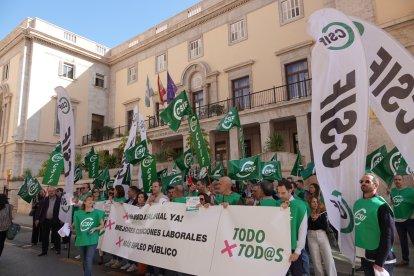 Protesta de CSIF en la Subdelegación.