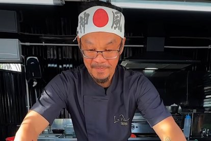 Pedro Ngo en su foodtruck.