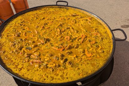 La paella fue el plato estrella de esta celebración.