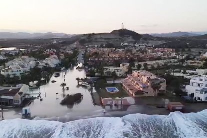 Temporal en la costa de Vera que anegó las viviendas de las urbanizaciones el pasado fin de semana.