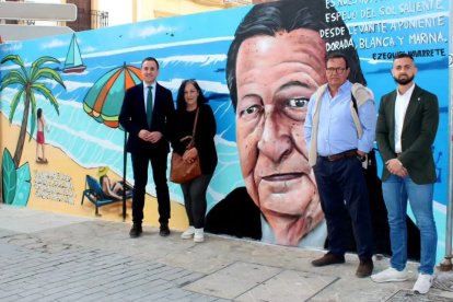 Imagen de archivo de la inauguración del mural de Ezequiel Navarrete.