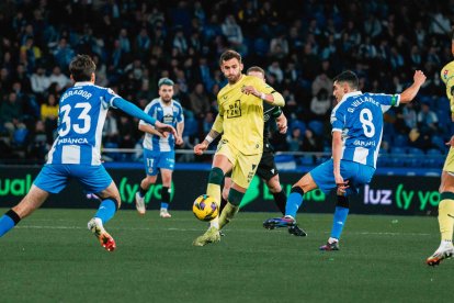 Leo Baptistao lo intentó durante la primera mitad, pero sin éxito como el resto de los compañeros. Tarde horrible en Riazor.