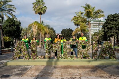 Jardinera con el nombre de Almería en el Parque Nicolás Salmerón