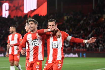Leo Baptistao celebra su gol al Málaga en el Estadio de los Juegos Mediterráneos.