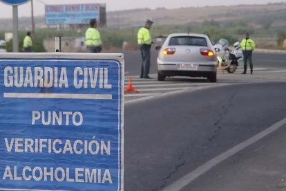 Interior quiere rebajar a 0,2 gramos por litro la tasa máxima de alcohol en sangre para todos los conductores.