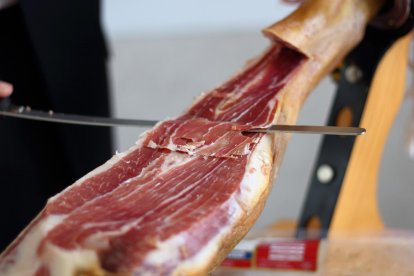 Jamón serrano para cenar.