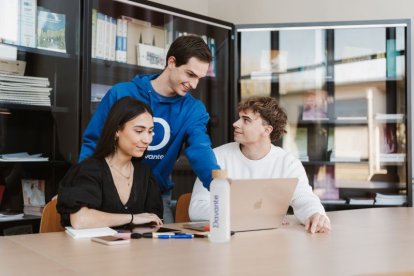 Jóvenes construyendo su futuro en Davante.
