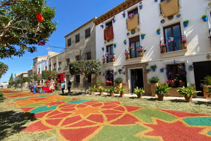 Así de preciosas quedan las calles del municipio durante la celebración de la Virgen de Fátima en Tíjola.