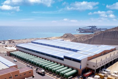 Desaladora de Carboneras, inaugurada en 2005, que se abastecerá en un 35% de energía renovable.