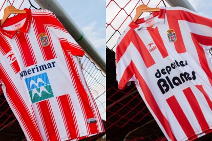 Las camisetas conmemorativas del Almería no te las puedes perder.