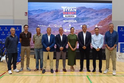 Organizadores y patrocinadores de la Titan Desert Almería 2025.