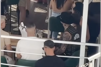 El doble de Maluma en el Puerto Deportivo de Aguadulce, en la provincia de Almería