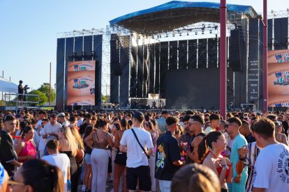 Ambientazo en el último día de Puro Latino en Almería.