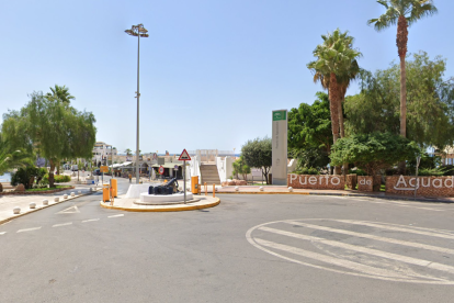 Entrada del Puerto Deportivo de Aguadulce, lugar de los hechos.