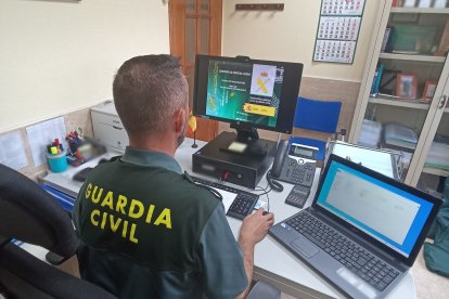 Un agente de la Guardia Civil en una imagen de archivo.