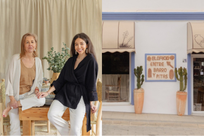 Ángeles Morales y su hija, Marta García en su tienda 'Entre barro y pitas'