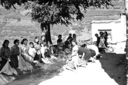 Lavadero público en la acequia de Ohanes, donde las mujeres se reunían para lavar y para contarse sus vidas.