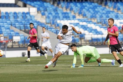 Rachad sigue aumentando su cuanta goleadora con el Castilla.