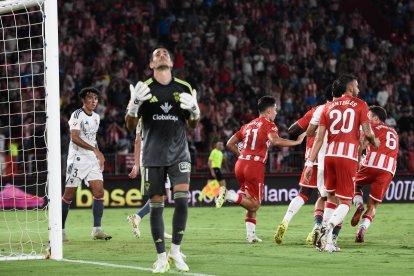 La temporada empezaba con cuatro goles en la portería del meta gallego.