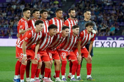 El once del Almería en Valladolid, otro nuevo para la colección de Rubi.