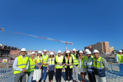 Foto de familia en la visita a las obras del soterramiento