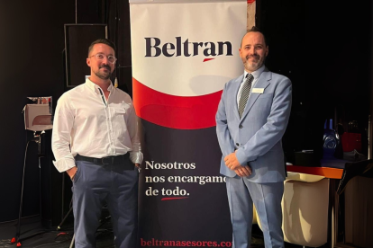 Carlos Beltrán y José Montes, comerciales de la firma.