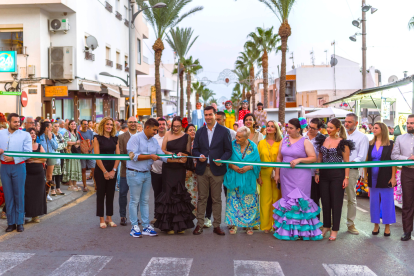 El equipo de gobierno de Níjar inauguraba el año pasado la Feria de la Villa con el tradicional corte de cinta, acto que se volverá a repetir hoy miércoles 24 de septiembre.