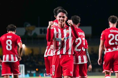 El cuarto gol de Sergio Arribas le da los tres puntos al Almería en Las Palmas.