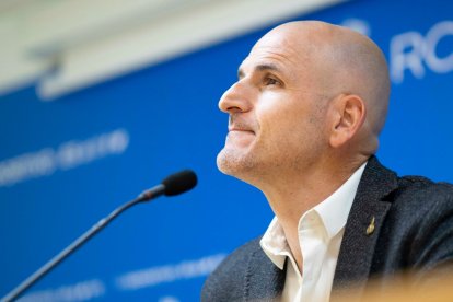 El exrojiblanco Fernando Soriano es el director deportivo de moda en Segunda División.