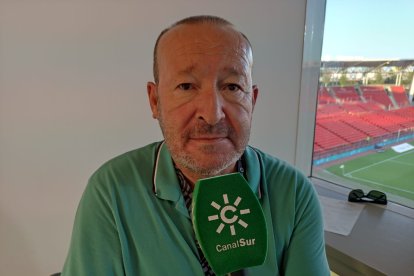 Preparado para cantar goles del Almería con infinita pasión.