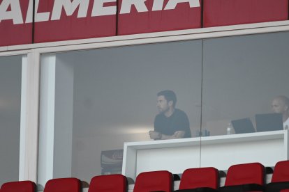 Gabi Fernández en el palco del Estadio de los Juegos Mediterráneos.