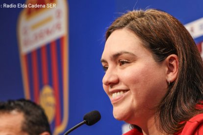 La nueva presidenta expone la hoja de ruta de la nueva propiedad del Eldense.