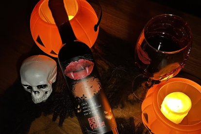 Una de las 200 botellas diseñada especialmente por Halloween.