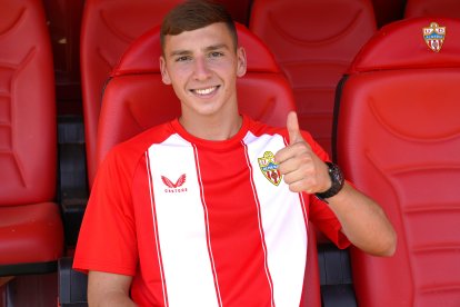 Marko Perovic llegó al Almería B en agosto de 2024.