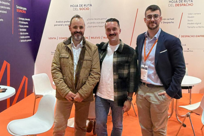 José Montes y Carlos Beltrán en Accountex 2025.