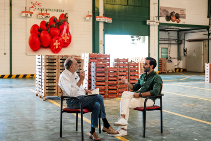 Grabación de la primera entrega de ‘La familia Agrupalmería’, con el director de Desarrollo de Negocio, Juan Manuel Andújar.