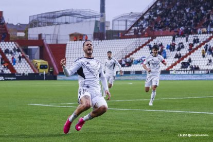 Lazo estalla de alegría reglando un gol a la afición manchega.
