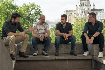 Fotograma de 'Machos Alfa' con sus protagonistas masculinos