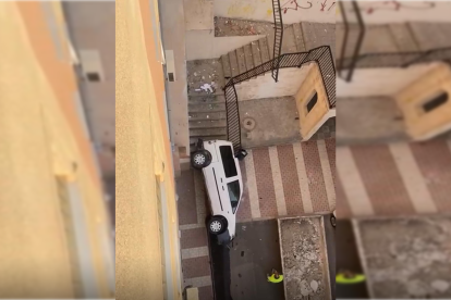 El vehículo ha caído desde una altura superior a los 12 metros.