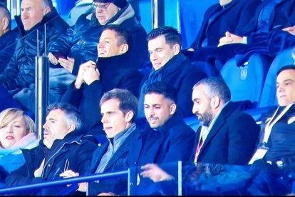 El palco de Butarque con Mohammed Al-Khereiji dando valor a su Almería.