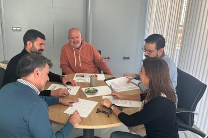 Reunión entre el sindicato CSIF y la concejala de Servicios Municipales, Sacramento Sánchez